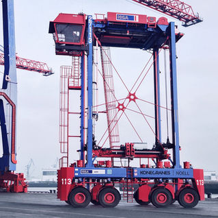 HHLA Orders Eight Hybrid Konecranes Noell NSC 644 EHY Straddle Carriers to Support CO₂-Reduction Strategy