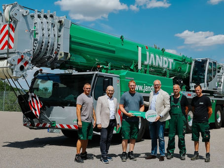 Jandt Adds 450 Tonne Liebherr LTM 1400-6.1 as New Fleet Flagship