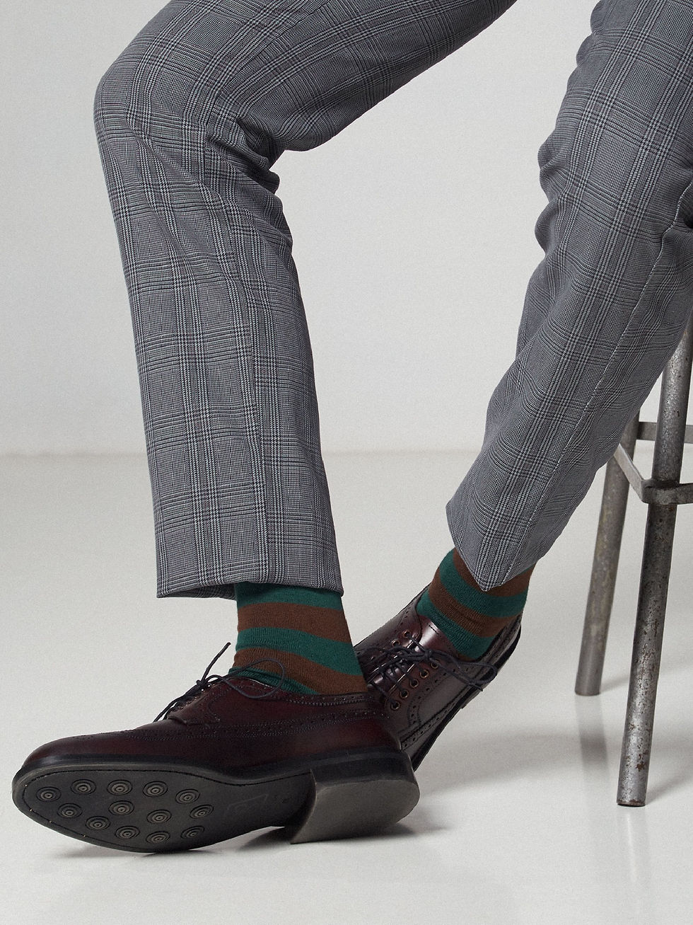 Miniatura: Pantalon vestir principe de gales gris