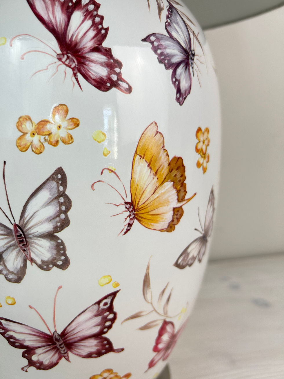Thumbnail: Oriental Butterflies Ceramic Table Lamp