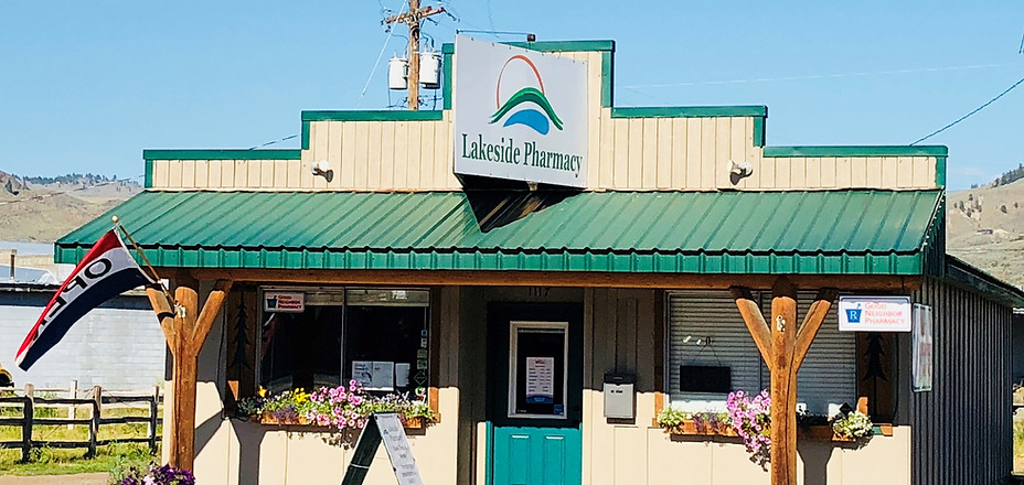 Picture of the exterior front of Lakeside Pharmacy's building