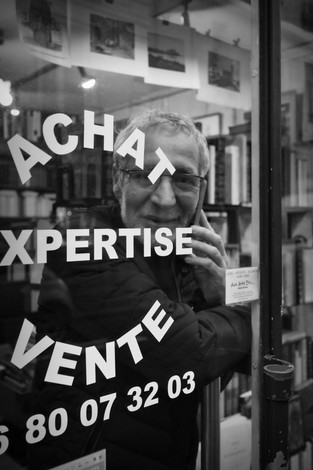 Bouquiniste, editions anciennes Tours.jpeg