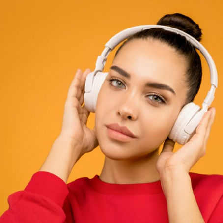 How Stress, Anxiety, and Emotions Impact Vitiligo – And How Hypnosis Can Help