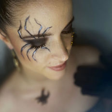 maquillage de fête, maquillage sophistiqué, beauté féminine