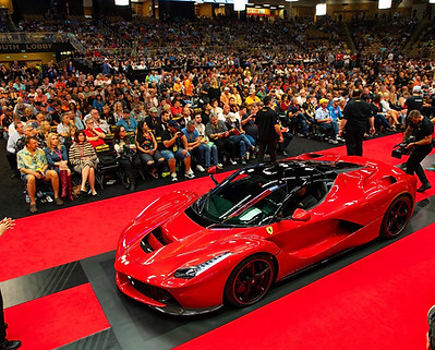 Mecum-Kissimmee-Auction-2019_Audience-Risers.jpeg