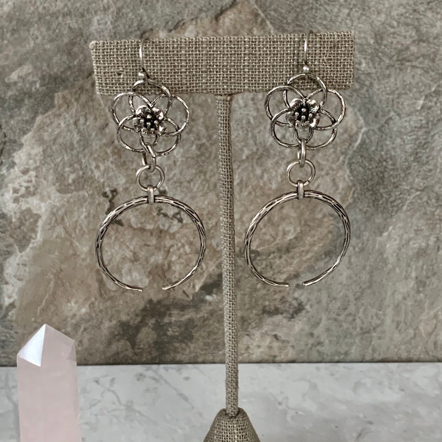 Silver Focal Hibiscus 