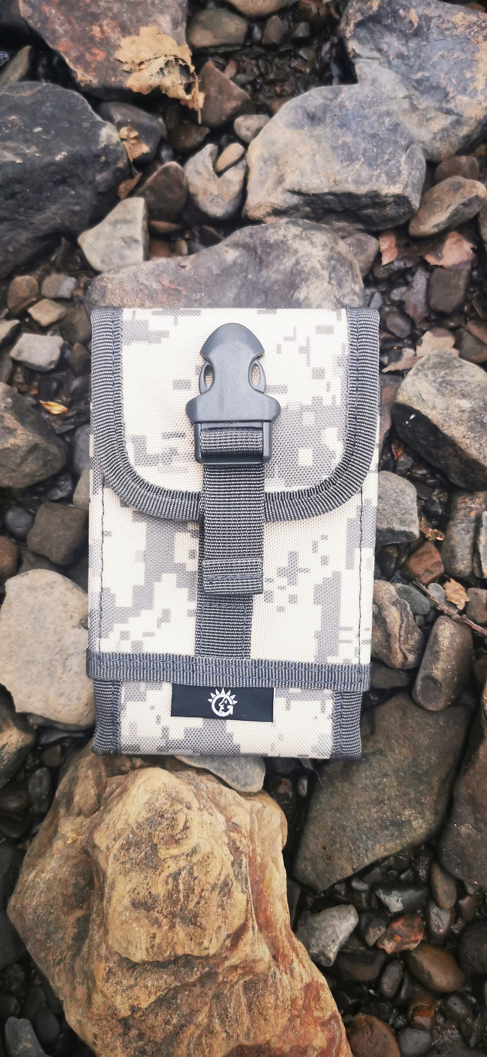 Thumbnail: Mobile phone pouch