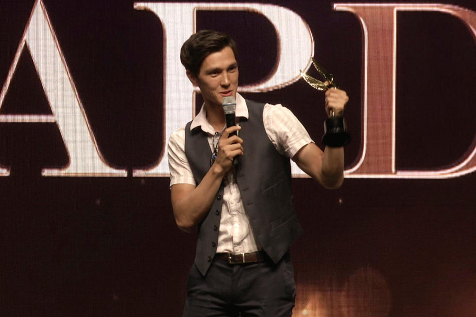 Daniel “Cloud” Campos accepts “The Choreo” on behalf of
DANIEL “CLOUD” CAMPOS & TAMARA LEVINSON — “Cillit Bang”