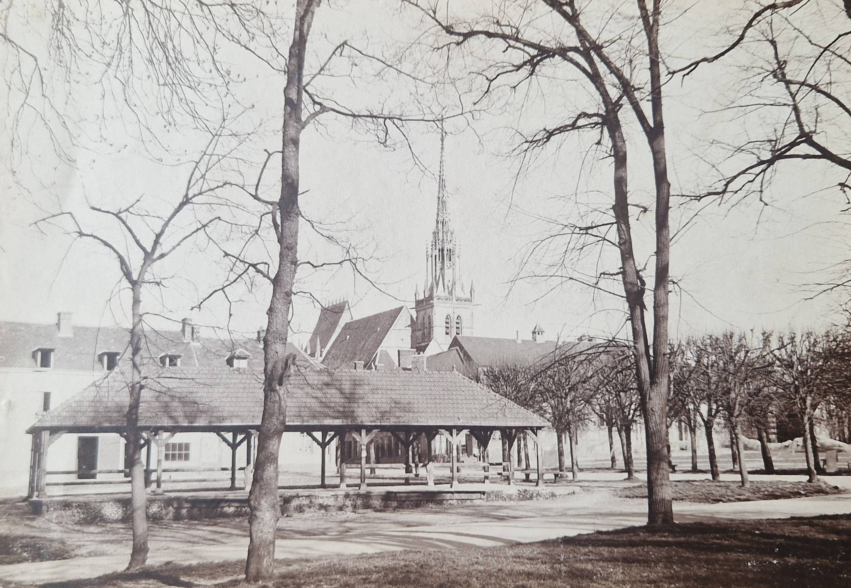 Conches – Église Sainte-Foy depuis le champ de foire, 1905
