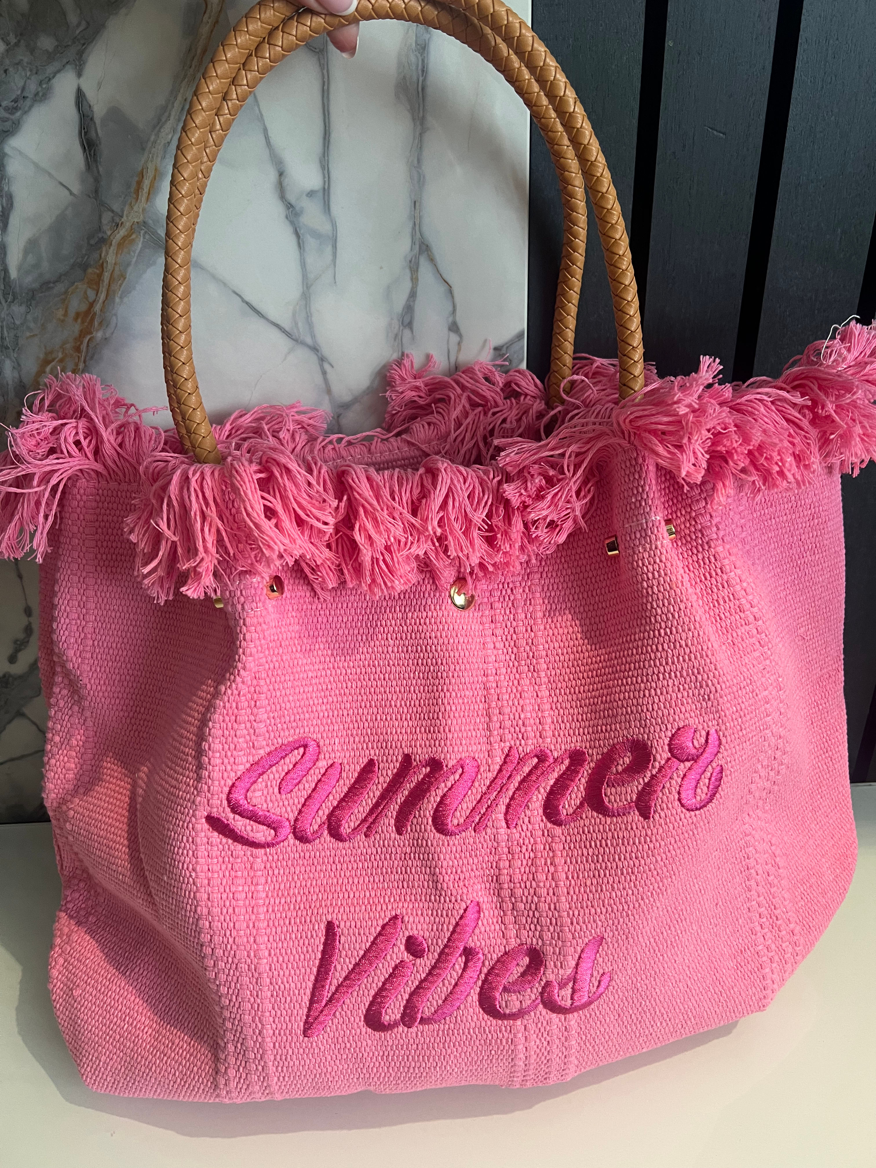 SUMMER VIBES 