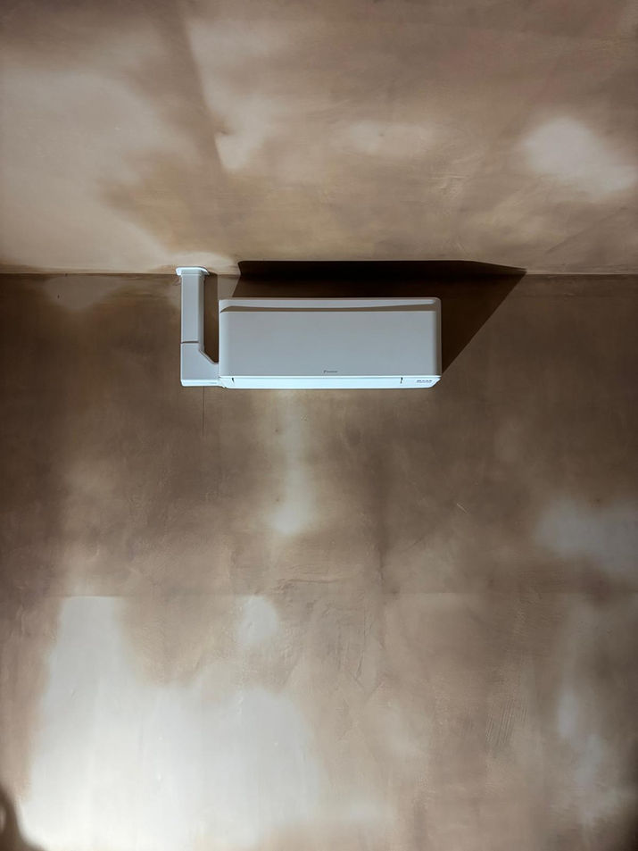 DAIKIN MULTI-SPLIT AIR CONDITIONING INSTALLATION - indoor unit