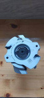 Profilatura interna dell'antina + tenoni delle traverse (frese ad incastro)