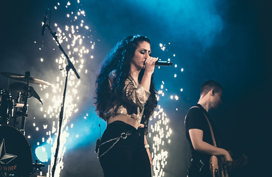 Selina - BARBED WIRE - Live