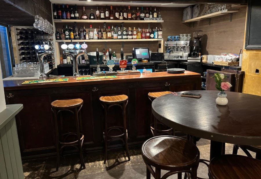 The Rising Sun: A Charming Country Pub Near Winchester