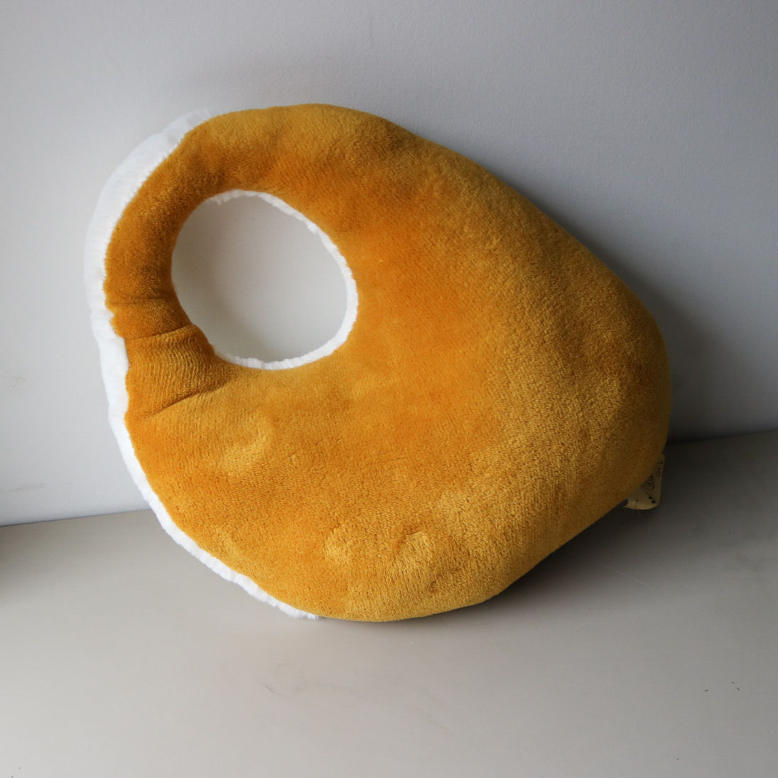 Coussin jaune & blanc