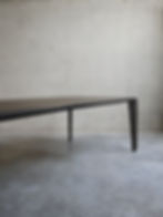 Tijdloze eiken tafel op maat met verfijnde details
