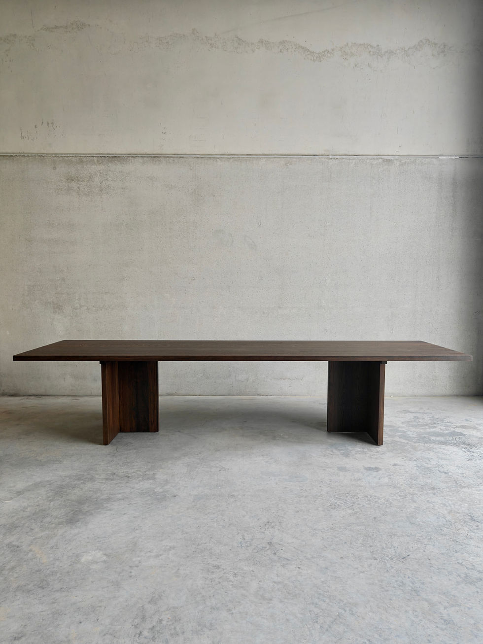 Thumbnail: vooraanzicht grote massief eiken tafel talus