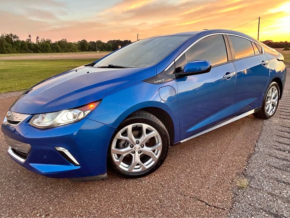2016 Chevrolet Volt Premier's photo
