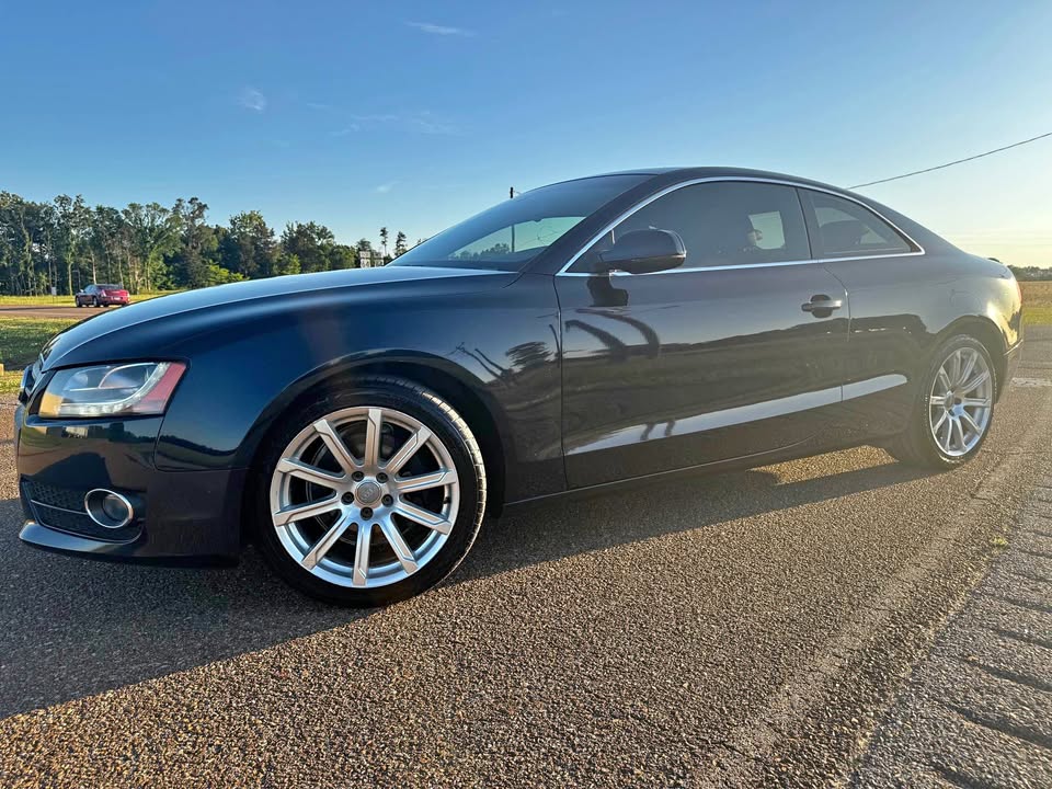 2011 Audi A5 2.0T quattro Tiptronic Premium's photo