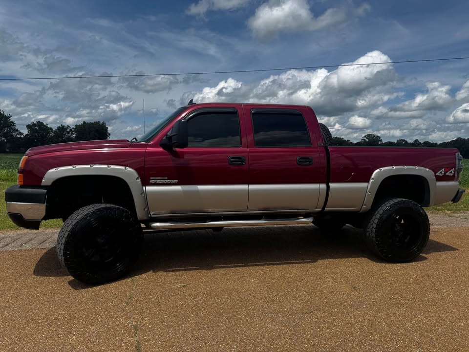 2007 Chevrolet Silverado HD LT2 4WD Crew Cab SWB's photo