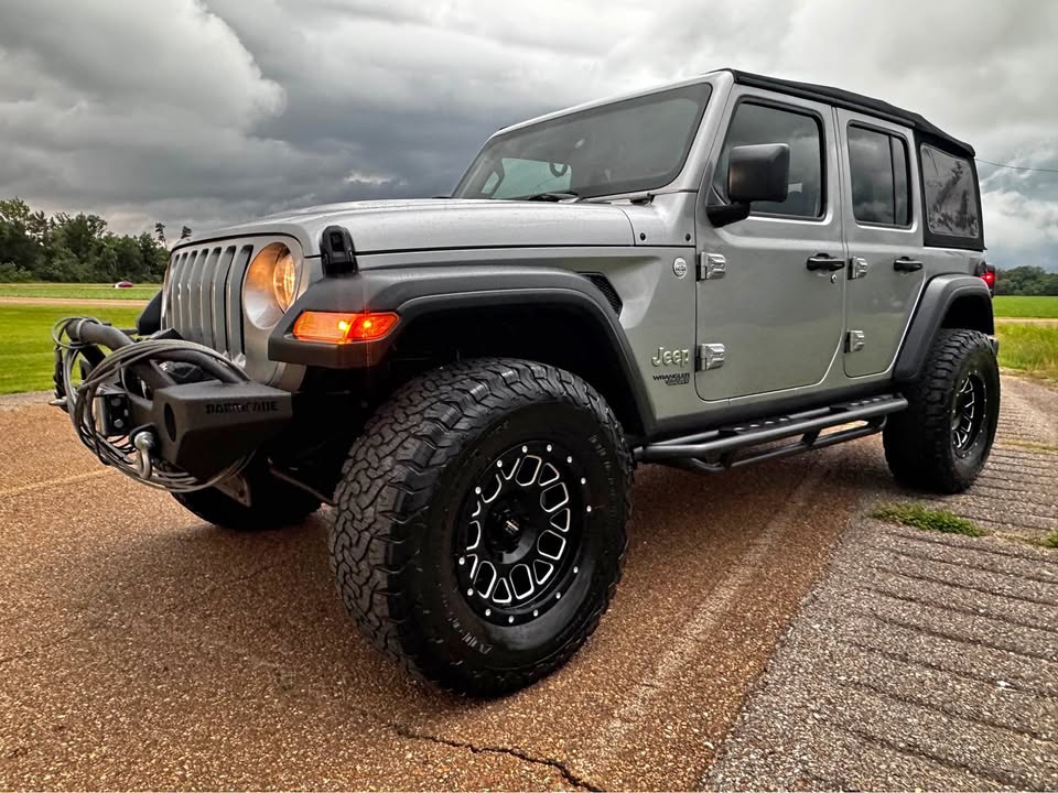 2019 Jeep Wrangler Sport S's photo