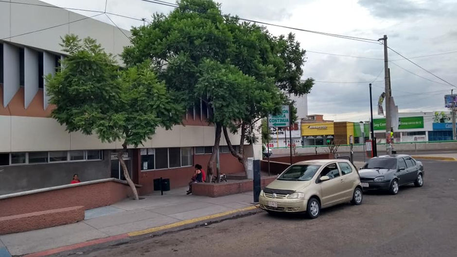 TRAVESURAS DE UN NIÑO POR POCO Y MUERE EN CARTAGENA AL RECIBIR DESCARGA ELECTRICA.