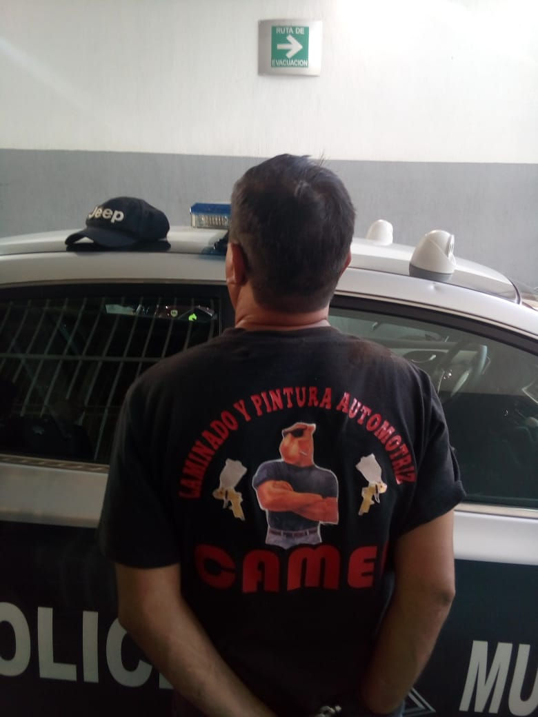 DETIENE LA POLICÍA MUNICIPAL DE AGUASCALIENTES A SUJETO POR PRESUNTAS AMENAZAS DE MUERTE.
