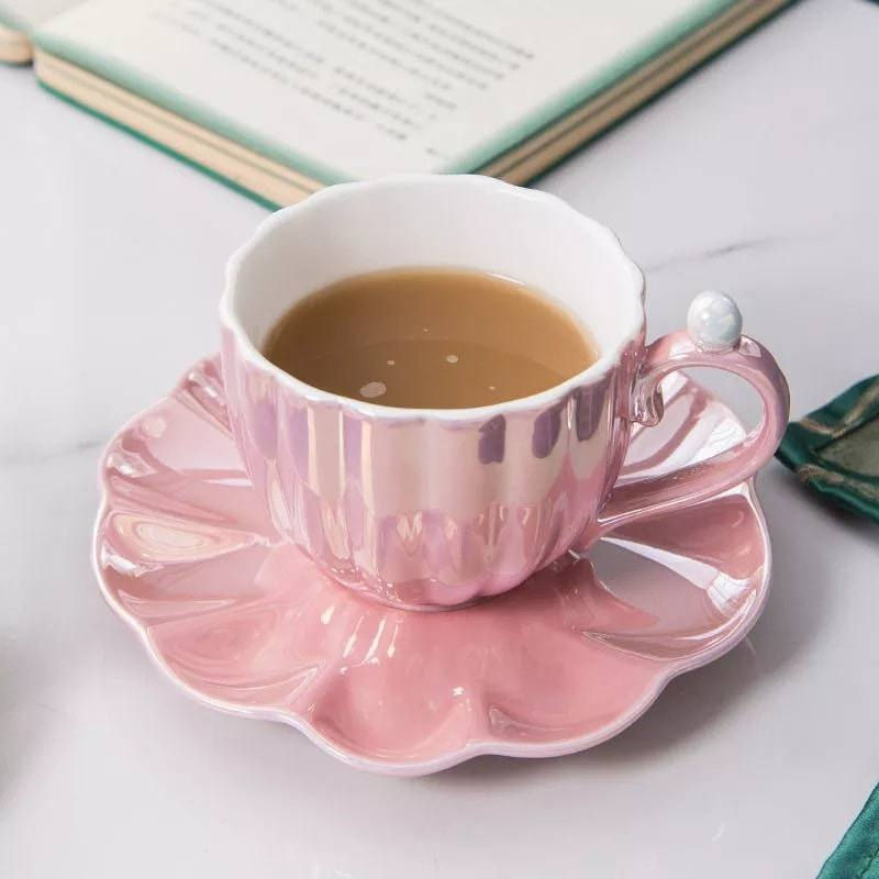 Thumbnail: Cup decorated