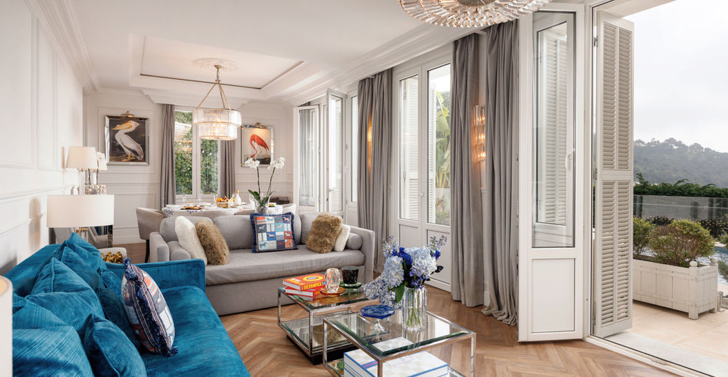 Salon contemporain location villa luxe, proche Monaco Riviera