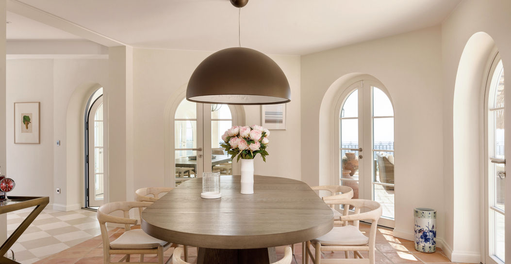 Salle à manger spacieuse, villa de luxe Vence Côte d'Azur