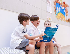 Kids building friendships at summer camp
