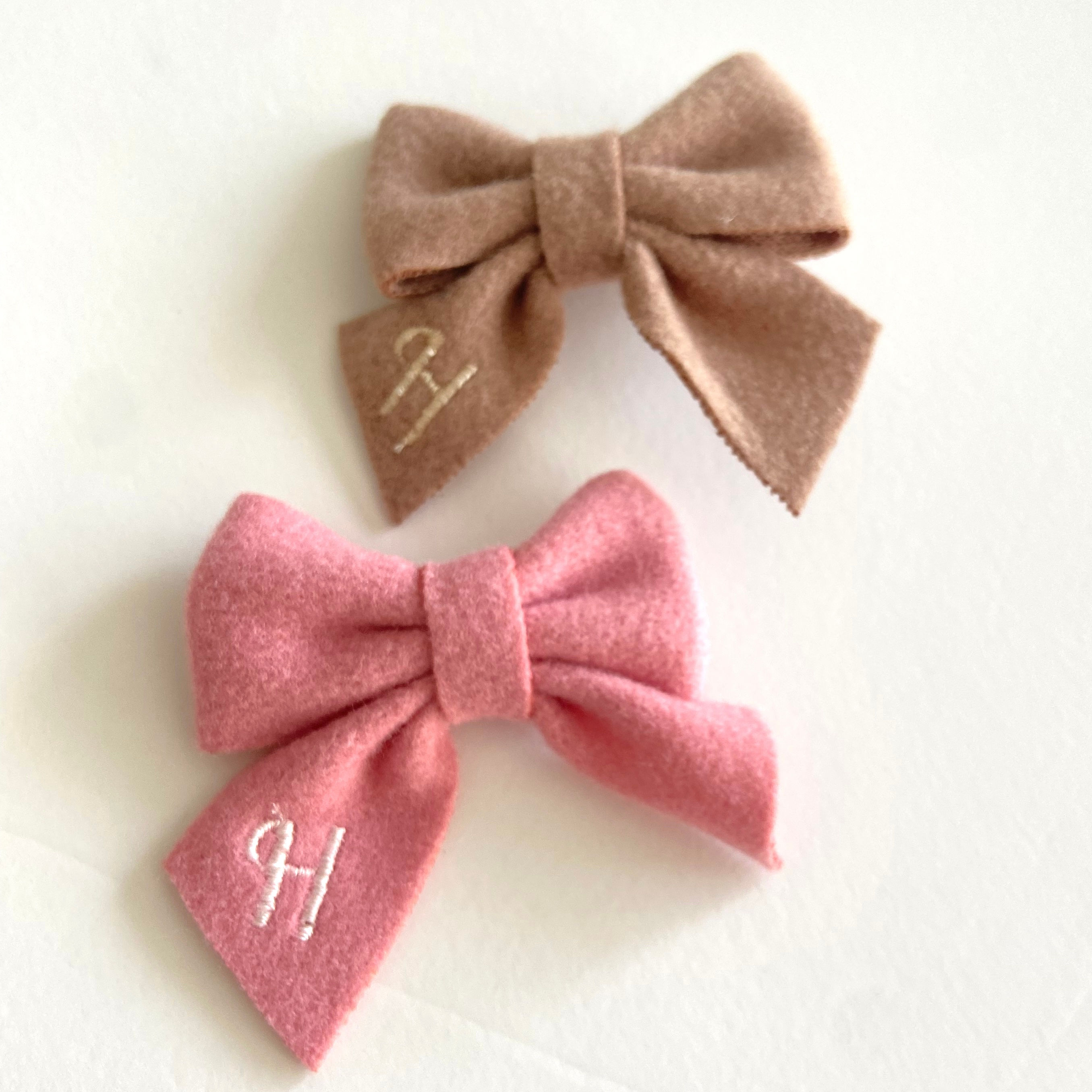 סיכת מיני פפיון Letter