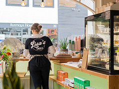 lisas-deli-slider-3-290x458-1.jpeg
