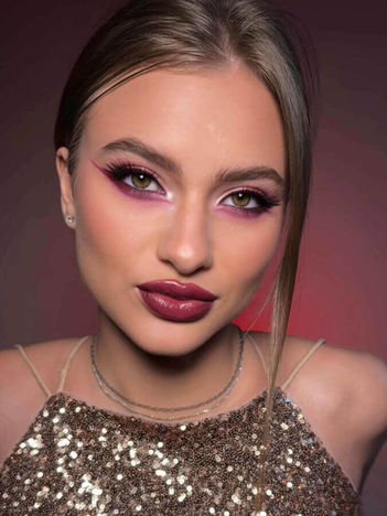 Evening makeup look with polished finish