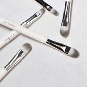 Miniatura: Brocha eco vegana para corrector y labios