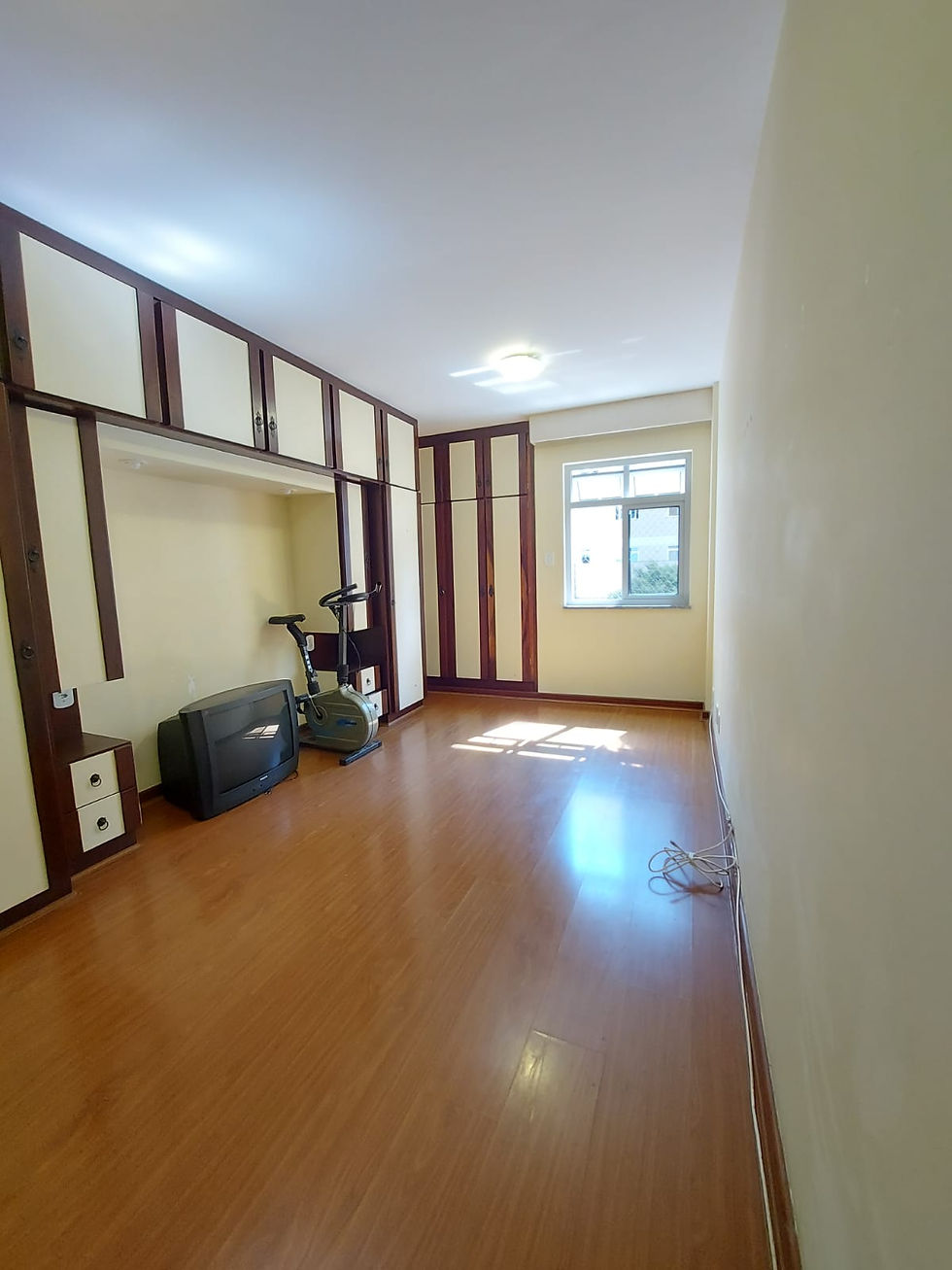 Miniatura: Amplo apartamento de 3 quartos em Agriões - Teresópolis