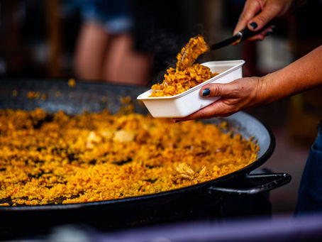 Paella Party Catering Surrey For Your After-Party Wedding Celebrations