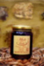 vasetto di Miele di Castagno su sfondo in pietra