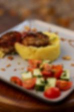 Домашні курячі котлетки з картопляним пюре