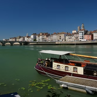 autolaveuse et balayeuse Mâcon