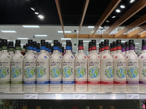 Frugalpac launches investment round to scale its paper bottle technology