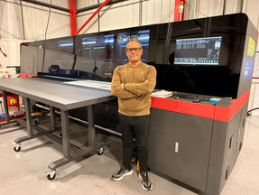 John E Wright installs Vutek M3h UV-LED hybrid printer 