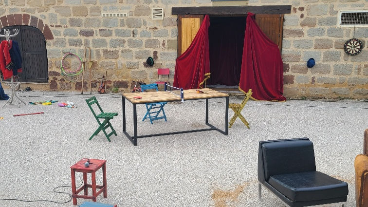 LA FÊTE DU QUARTIER (RÉPÉTITION)