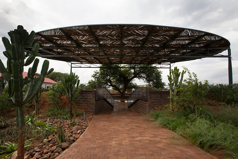 Distrito Cultural Moruleng, Sudáfrica | Offiche 24- 7 Architecture | Fotografía: Natasha Dawjee Laurent