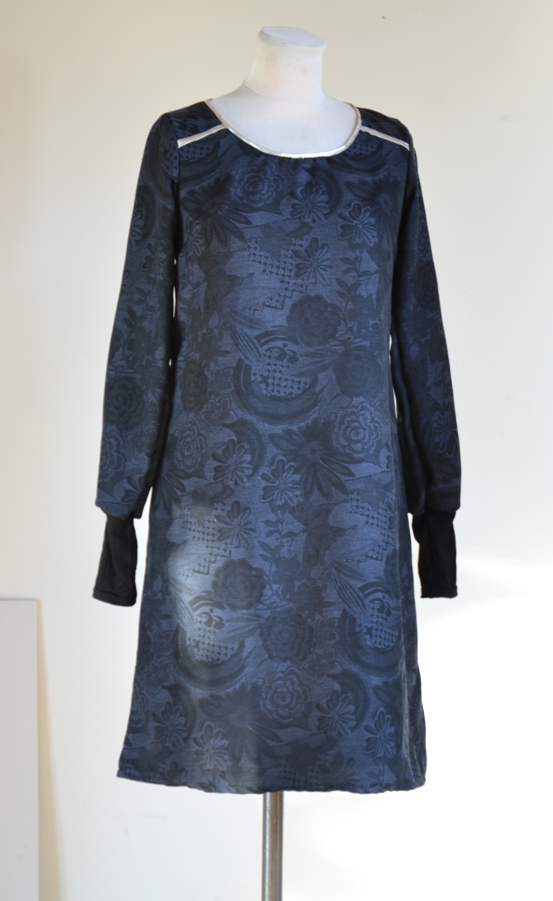 Robe biais argenté bleue