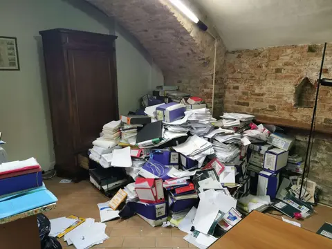 Working Coop Group è una cooperativa con una grande esperienza nel mondo di: sgombero locali, trasporto e smaltimento rifiuti pericolosi e non. Con i nostri servizi copriamo le province di Vicenza, Padova e Verona.