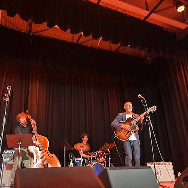 New Orleans wedding band with vocals