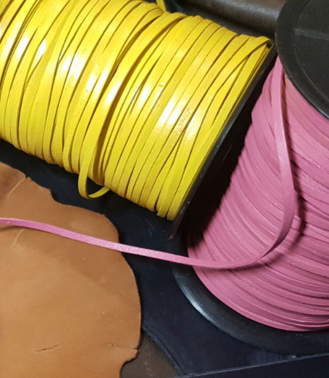 Thumbnail: Leather Lace - High Gloss