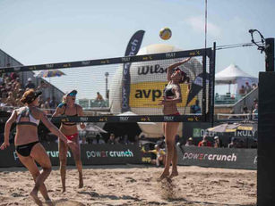 Mizuno alum Alix Klineman and partner April Ross win Manhattan Beach Open!