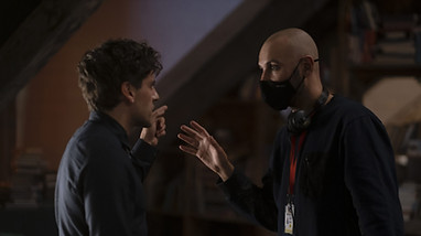 Director-Mohamed-Diab-with-Oscar-Isaac-Moon-Knight-scaled.jpeg